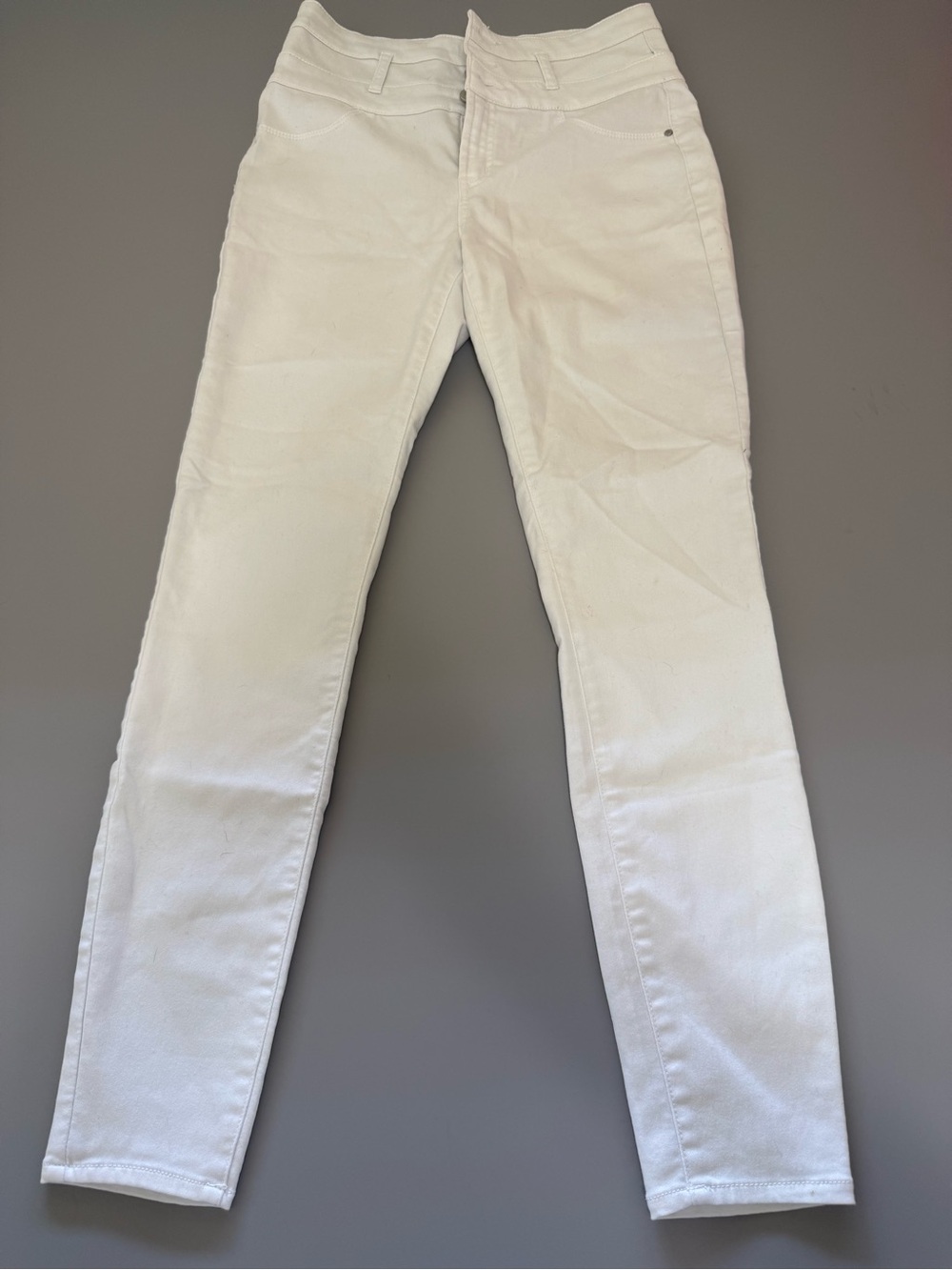 refuge White Skinny Jeans. G44